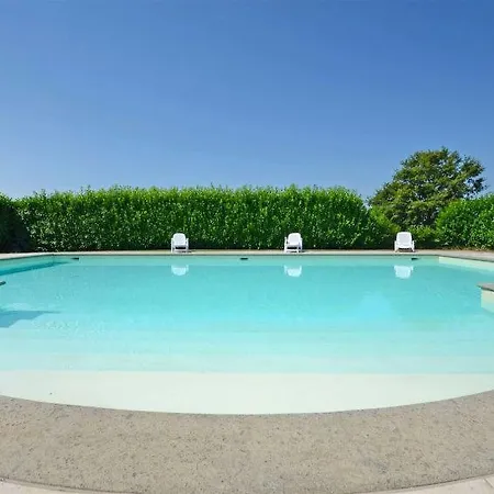 Benano Sleeps 14 Pool Wifi * Viceno