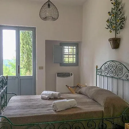 Benano Sleeps 14 Pool Wifi Viceno